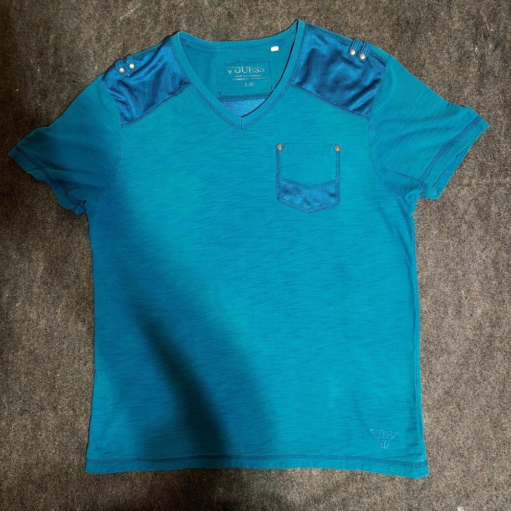 GUESS Teal Blue V-Neck Tee Mesh Satin Shoulder Studs Slub Knit Top Mens Large